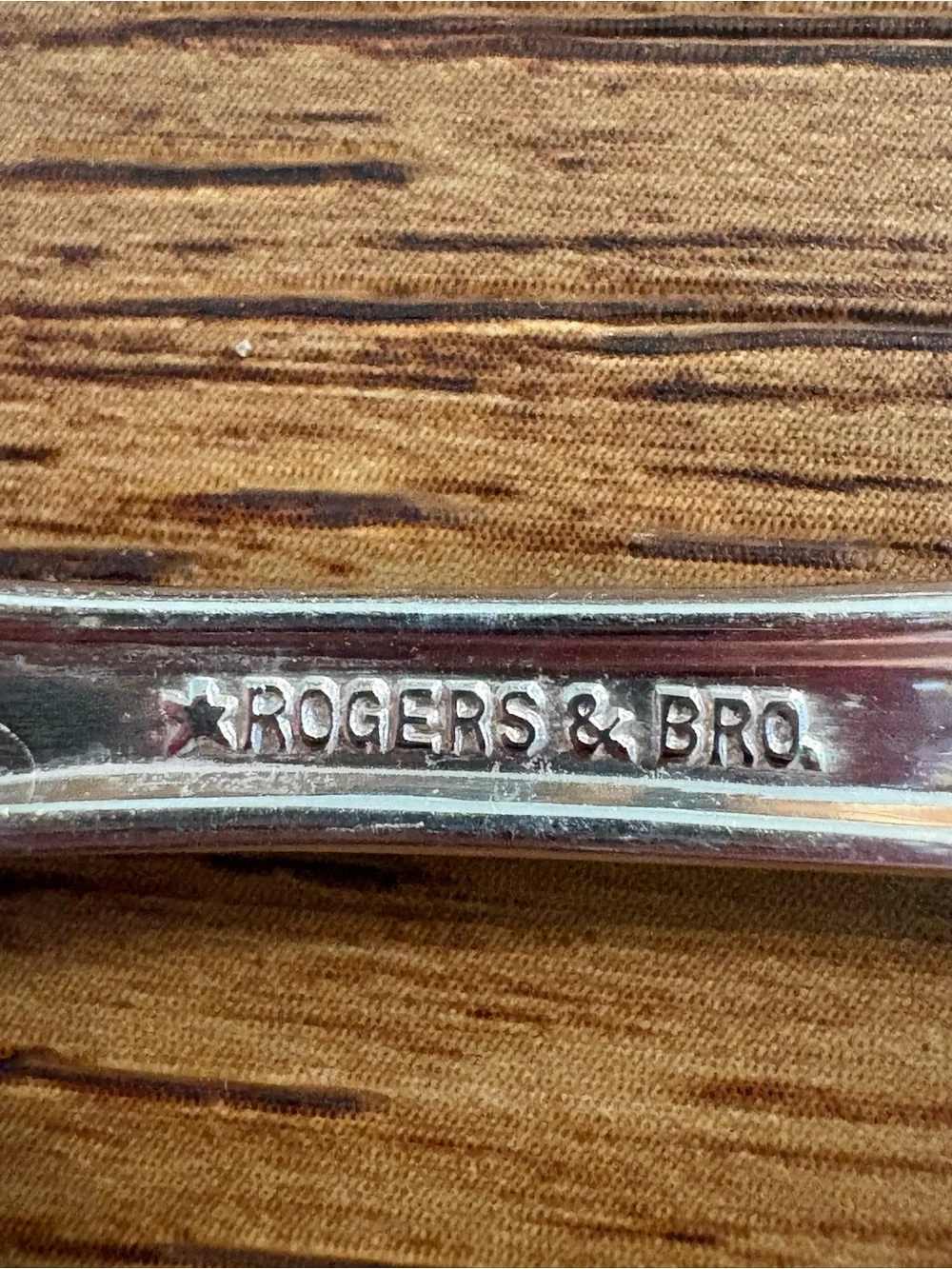 12 piece Rogers & Bro Remembrance Silverplate Spoon Set Tea & Iced Tea